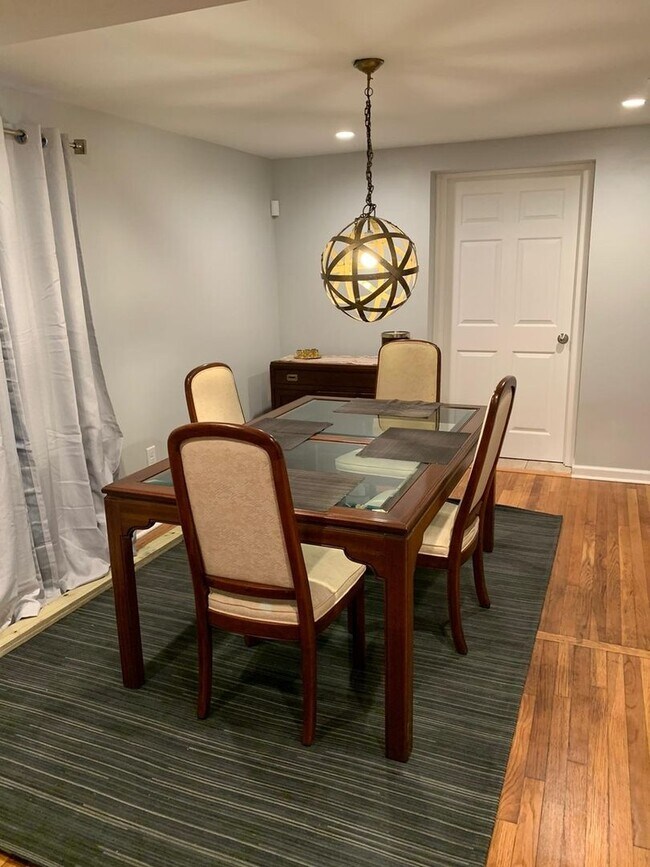 Building Photo - Charming 2BR House in Savannah