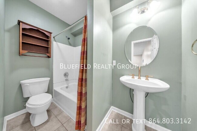 Building Photo - 417 Summergreen Way