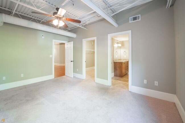 Building Photo - 315 N Main St