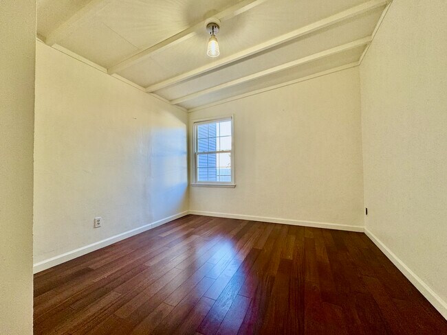 Building Photo - 228 S Rengstorff Ave