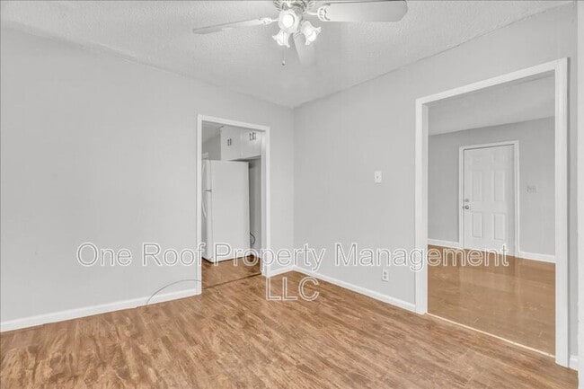 Building Photo - 2130 E 83rd St