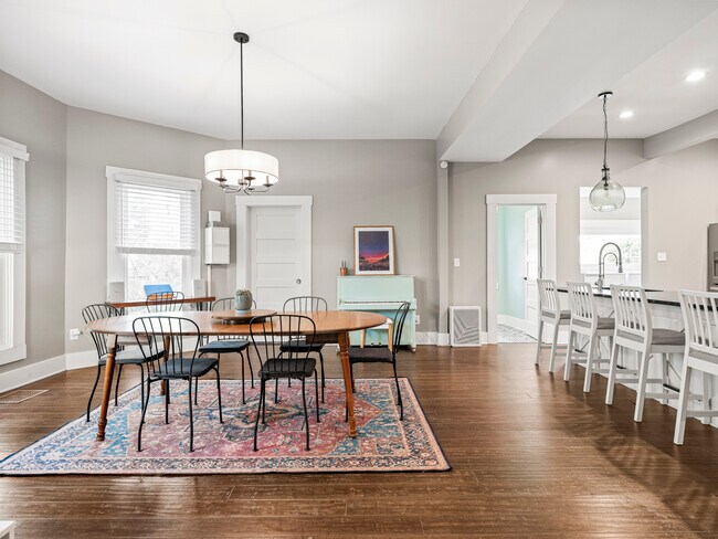 Building Photo - 622 N Hamilton Ave