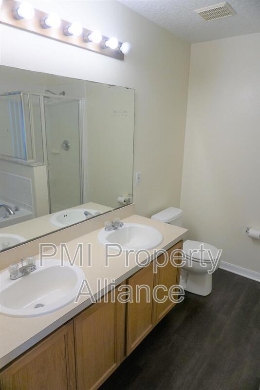 Building Photo - 1153 Elderberry Dr