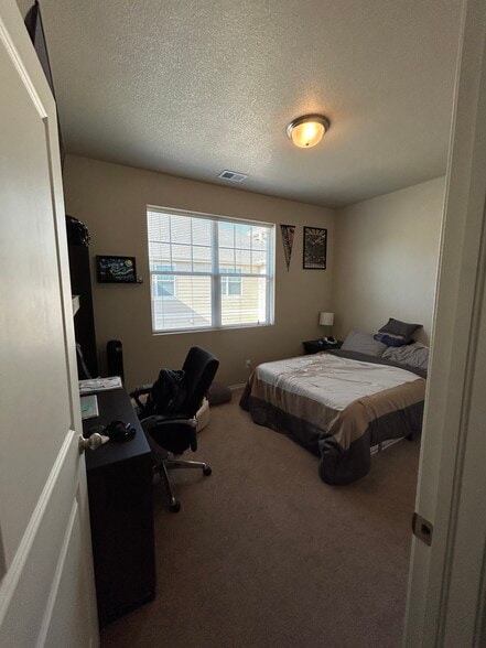 Building Photo - 6915 W 3rd St