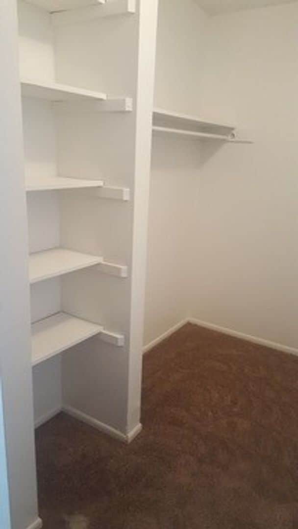 Building Photo - Grove Park One bedroom condo