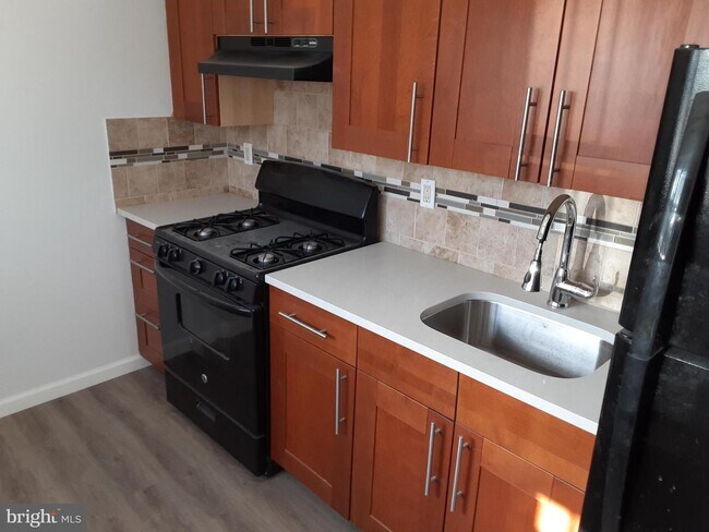 Building Photo - 7200 Crittenden St