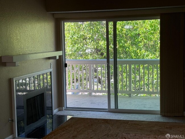 Building Photo - 3660 Knollwood Terrace