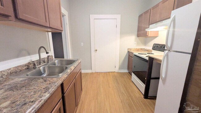 Building Photo - 1014 W Gregory St