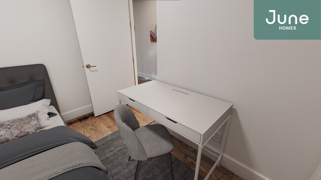 Building Photo - Full room in 3-bed/1.5-bath Home