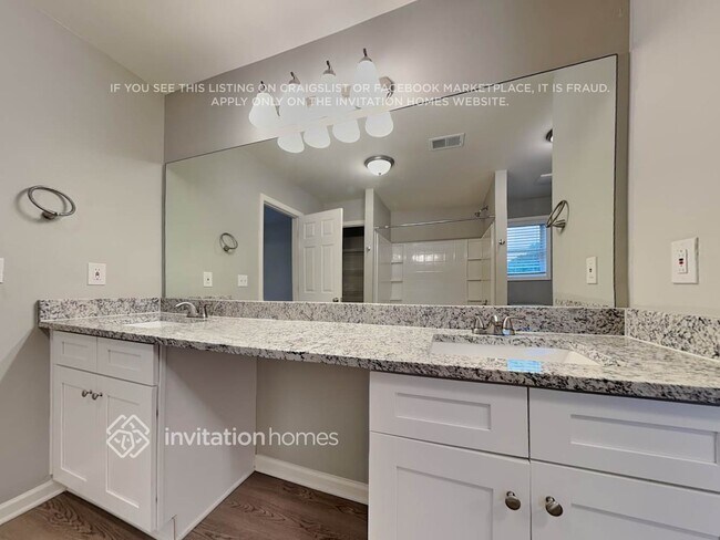 Building Photo - 70 Mercer Ln