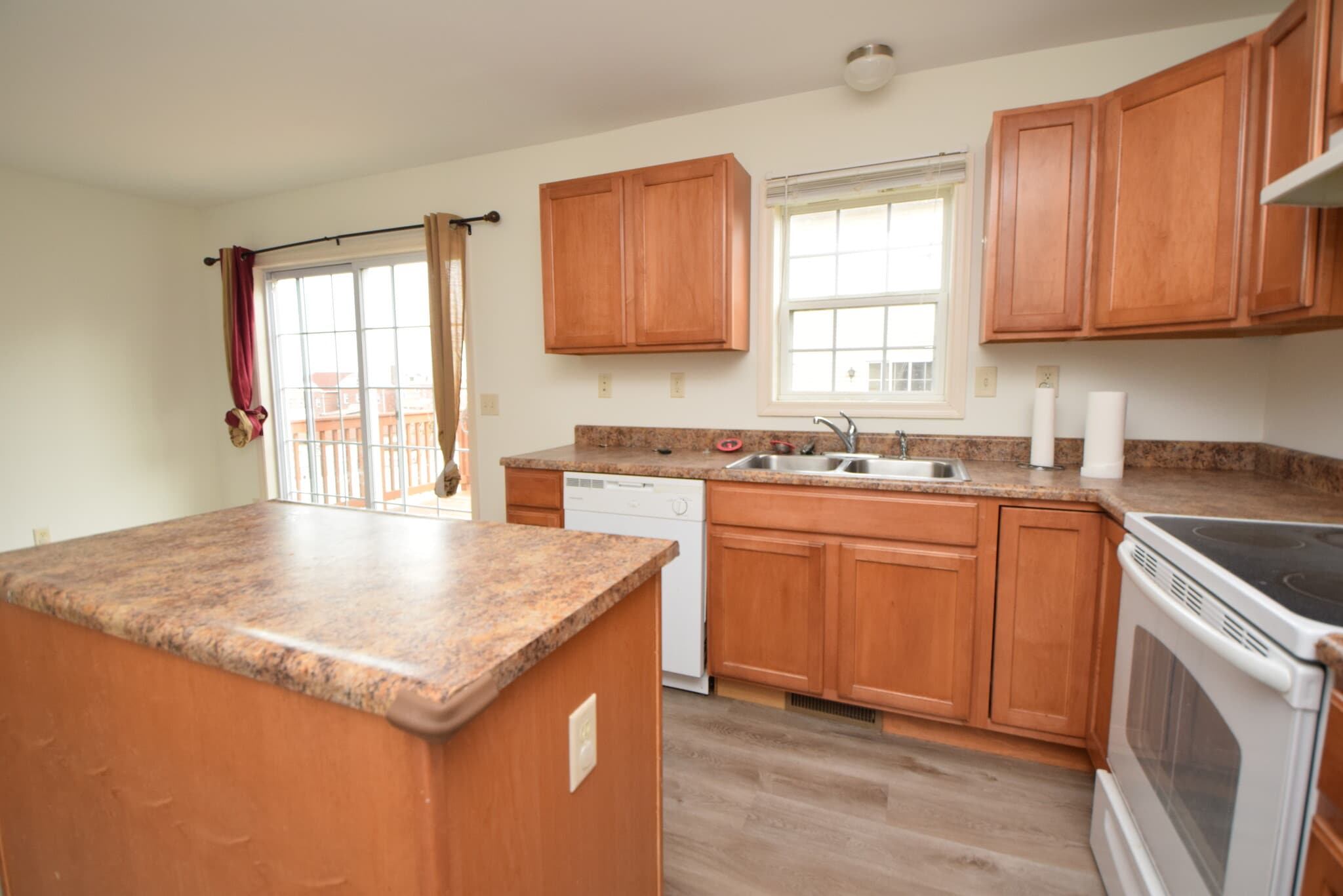 kitchen - 309 Putnam St