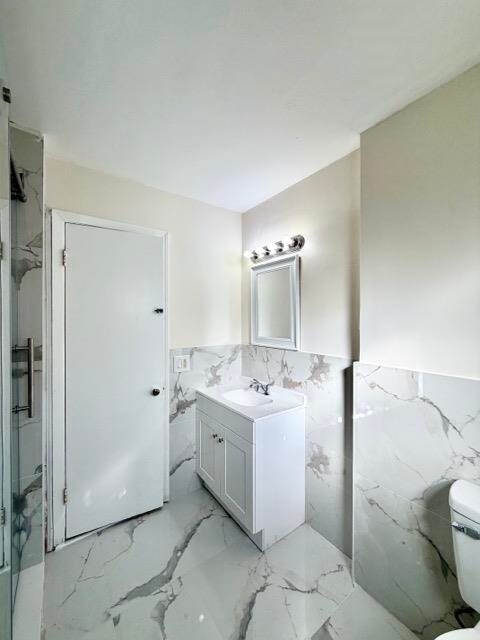 Building Photo - 71 Linnet St