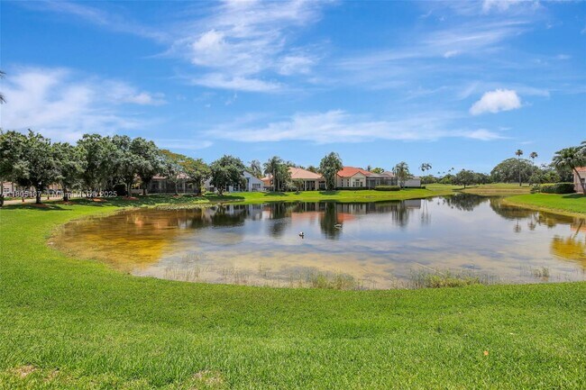 Building Photo - 2651 Oakmont Dr