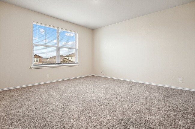 Building Photo - 4 Bedroom/3 Bath Redbird Ranch Subdivision