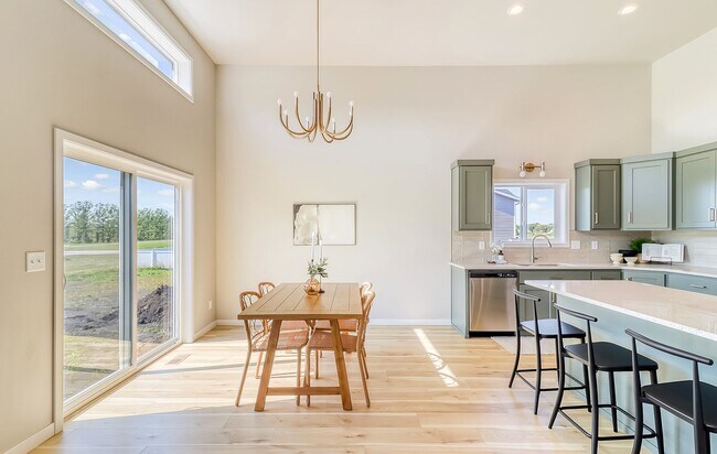 Building Photo - 3 Bed 2 Bath Single Family Home