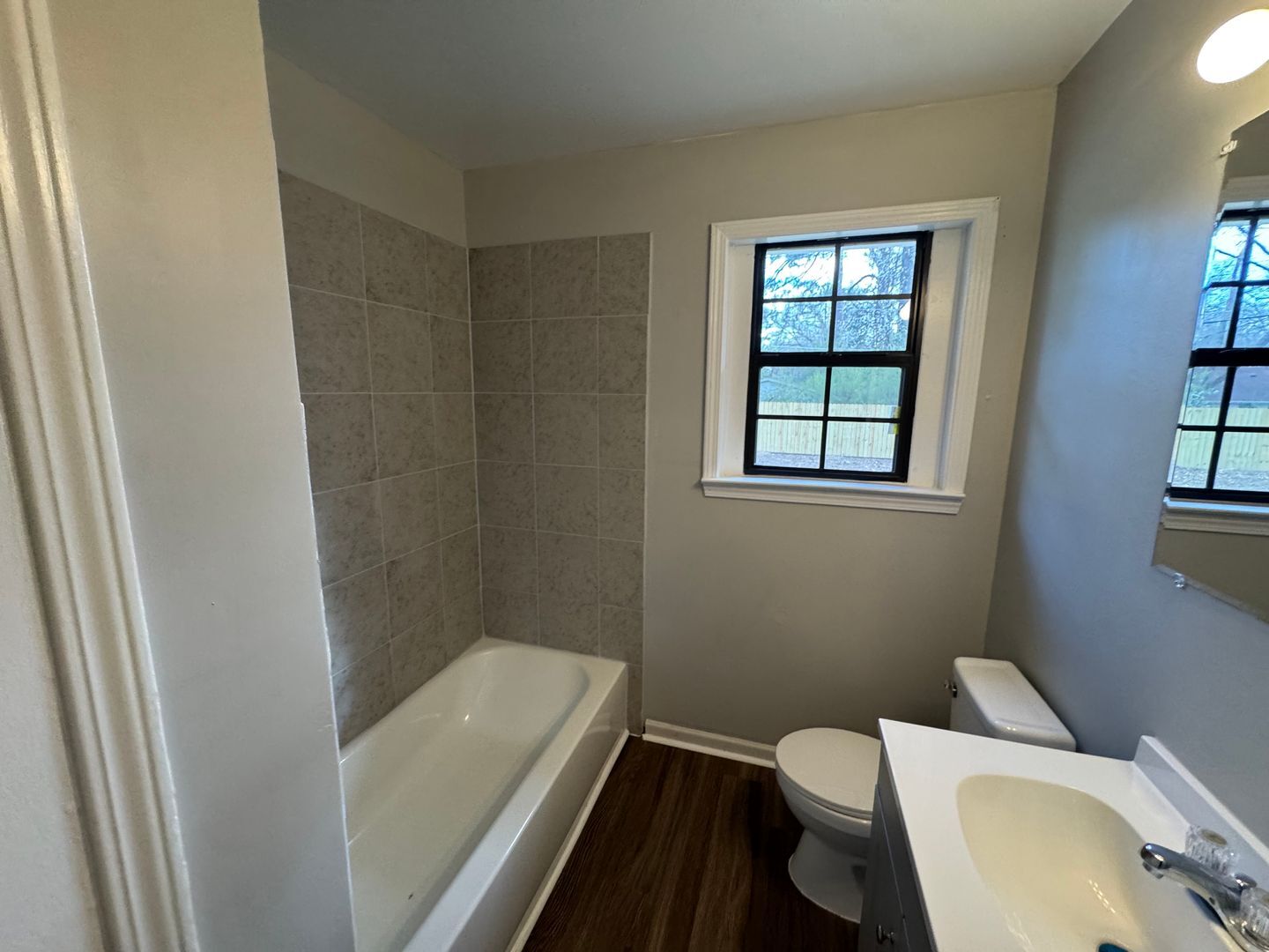 Building Photo - 1961 Croydon Ave