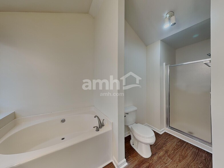 Building Photo - 4669 Liberty Square Dr