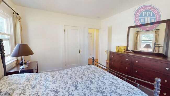 Building Photo - 2626 SE 64th Ave