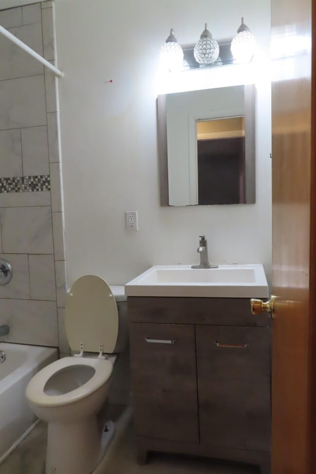 Building Photo - 4500 Keeler Dr