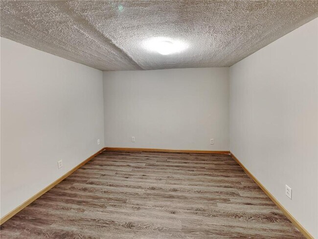Building Photo - 1218 Skillman Ave E