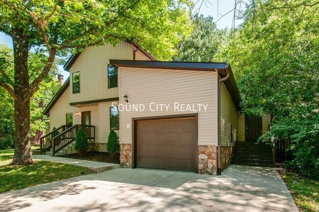 Primary Photo - 625 Mercer Dr