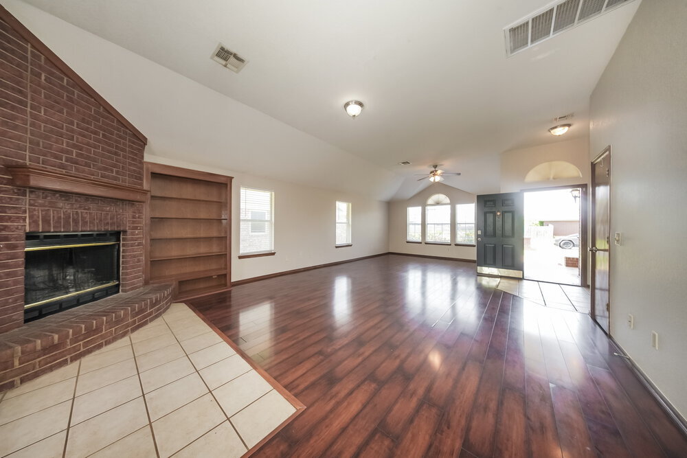 Building Photo - 329 Ridge Bluff Dr
