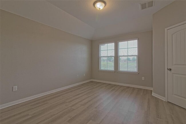 Building Photo - 315 N Heatherwilde Blvd