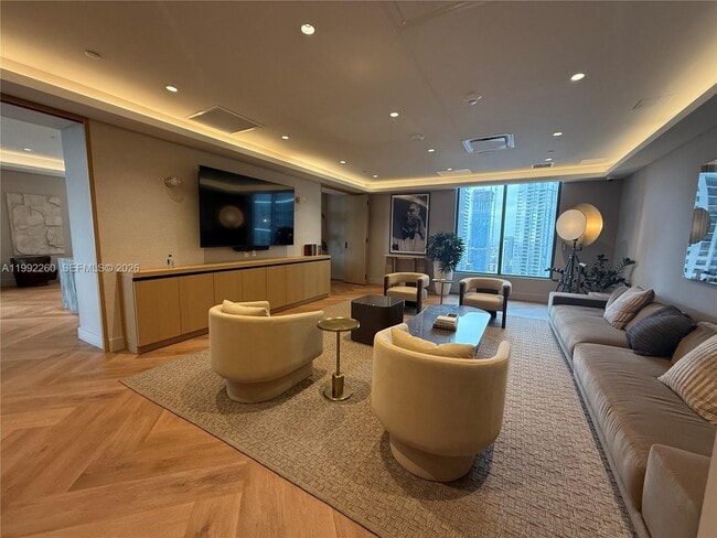 Building Photo - 121 NE 5th St