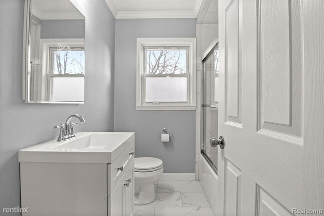 Building Photo - 3 br, 1 bath House - 8476 Riverview St