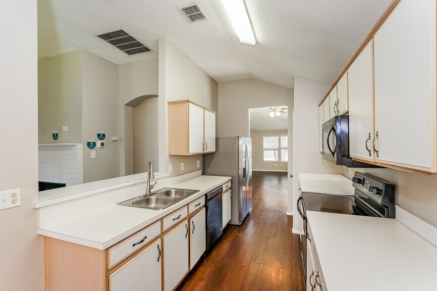 Building Photo - 317 Taylor St