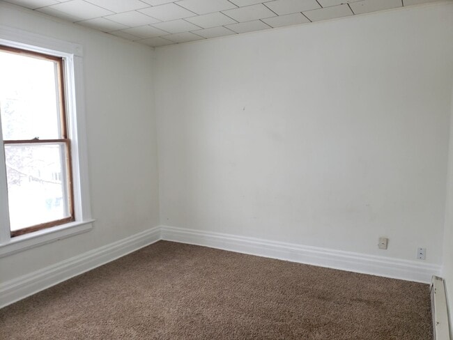Building Photo - 5 bed 2 bath Single Family Home in Wausau