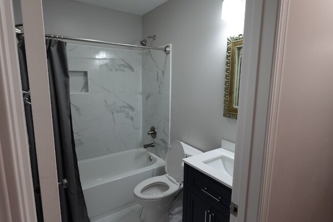 Building Photo - 2211 W Jubilee Ln