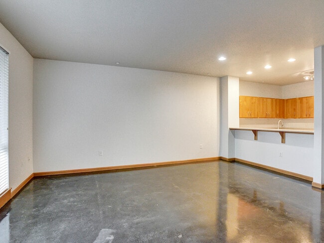 Building Photo - 1125 NW 9th Ave