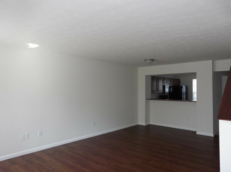 Building Photo - 1712 Athens Dr
