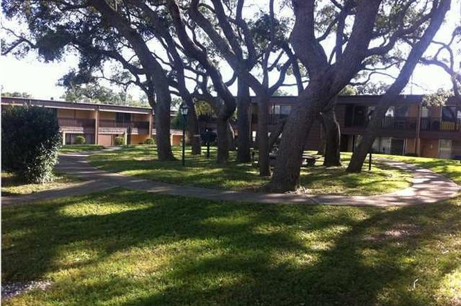 Building Photo - 402 Marshall Ct