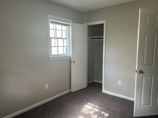 Building Photo - 1110 Allen Dr