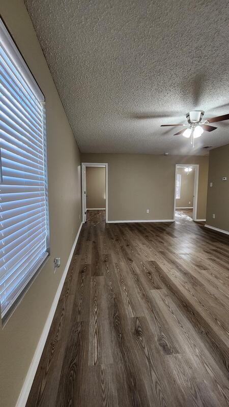 Building Photo - 10265 Country Hills Blvd
