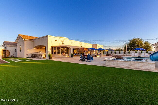 Building Photo - 2506 S 186th Dr