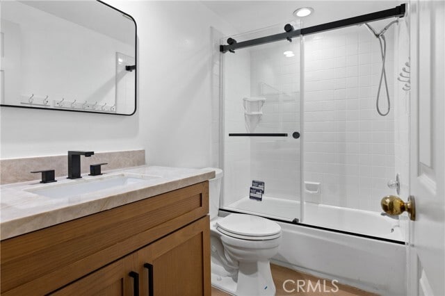 Building Photo - 6 Saros