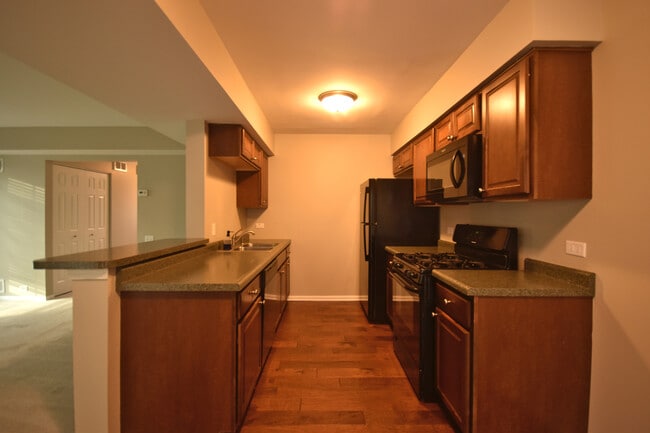 Building Photo - 1625 College Green Dr