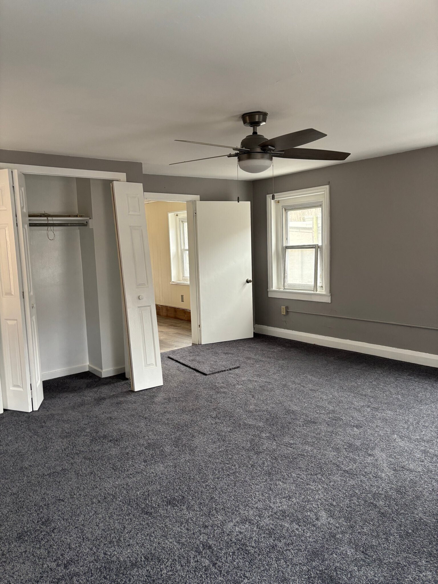Building Photo - 2233 Farmington Ave