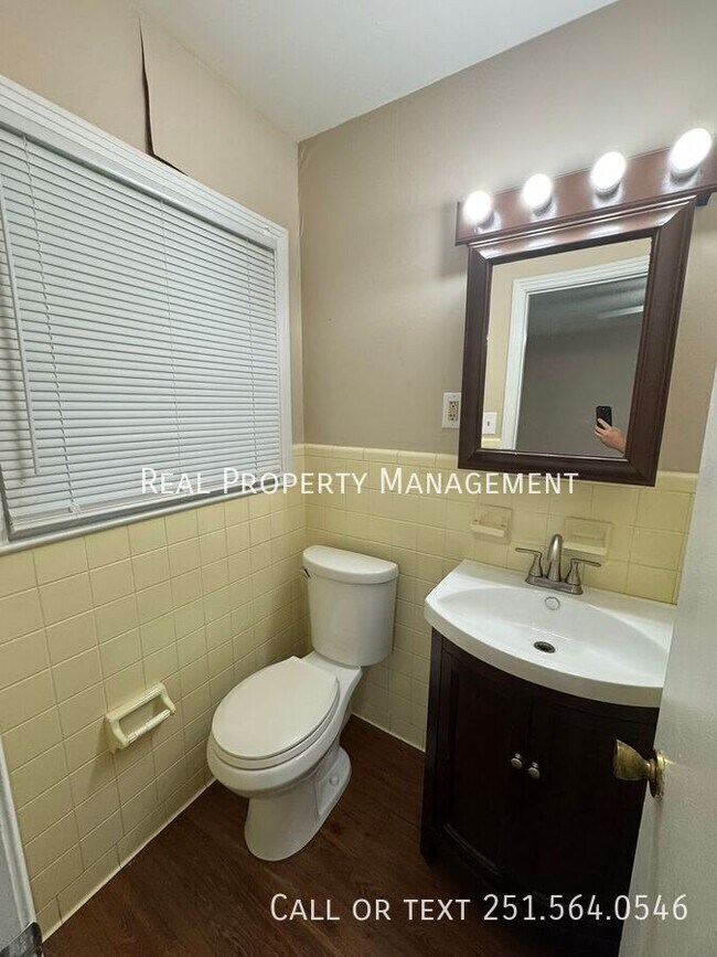 Building Photo - 4440 Nicholl Dr