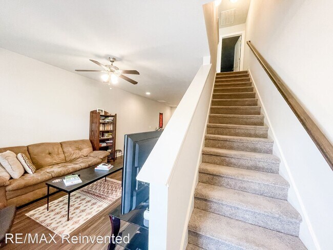 Building Photo - 2 br, 2.5 bath House - 692 Red Cedar Court