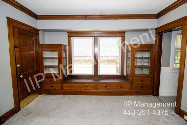 Building Photo - 3104 Montclair Ave