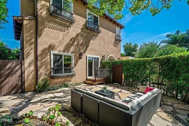 Building Photo - 748 N La Jolla Ave