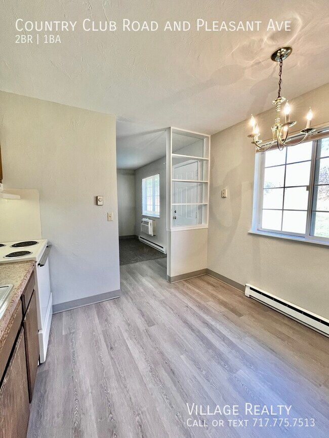 Building Photo - 605 Country Club Rd