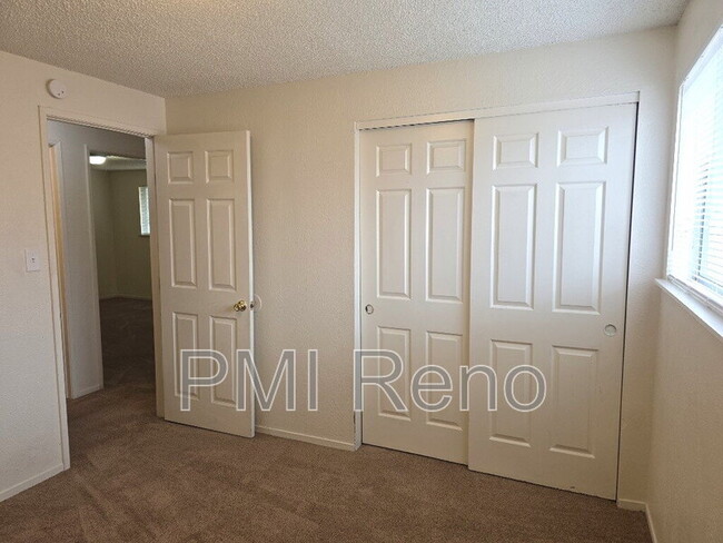 Building Photo - 6745 Peppermint Dr