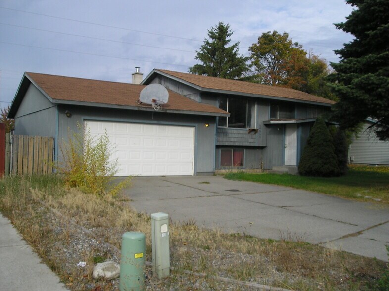 Building Photo - 15217 E 2nd Ave