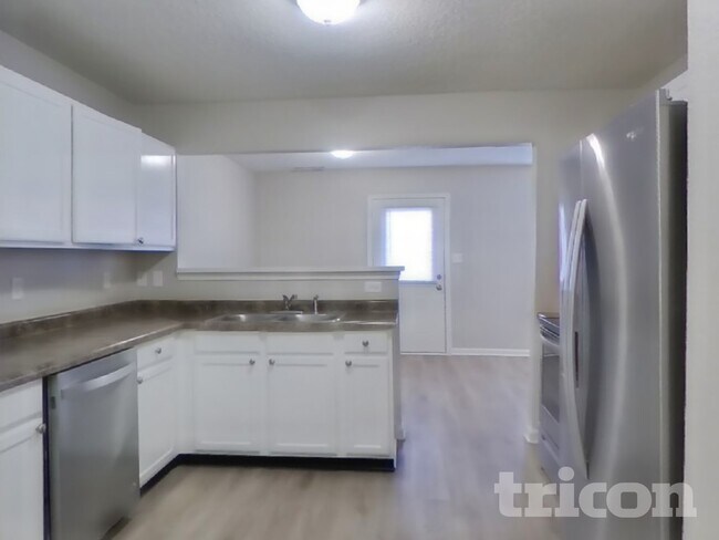 Building Photo - 522 Harmony Dr