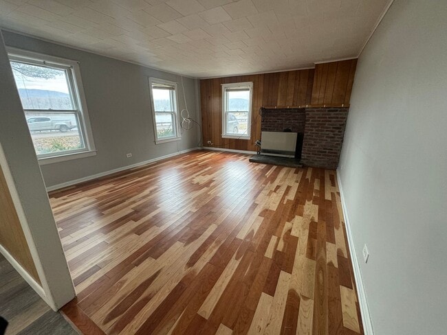 Building Photo - 26-28 Route 7 North, Unit 101